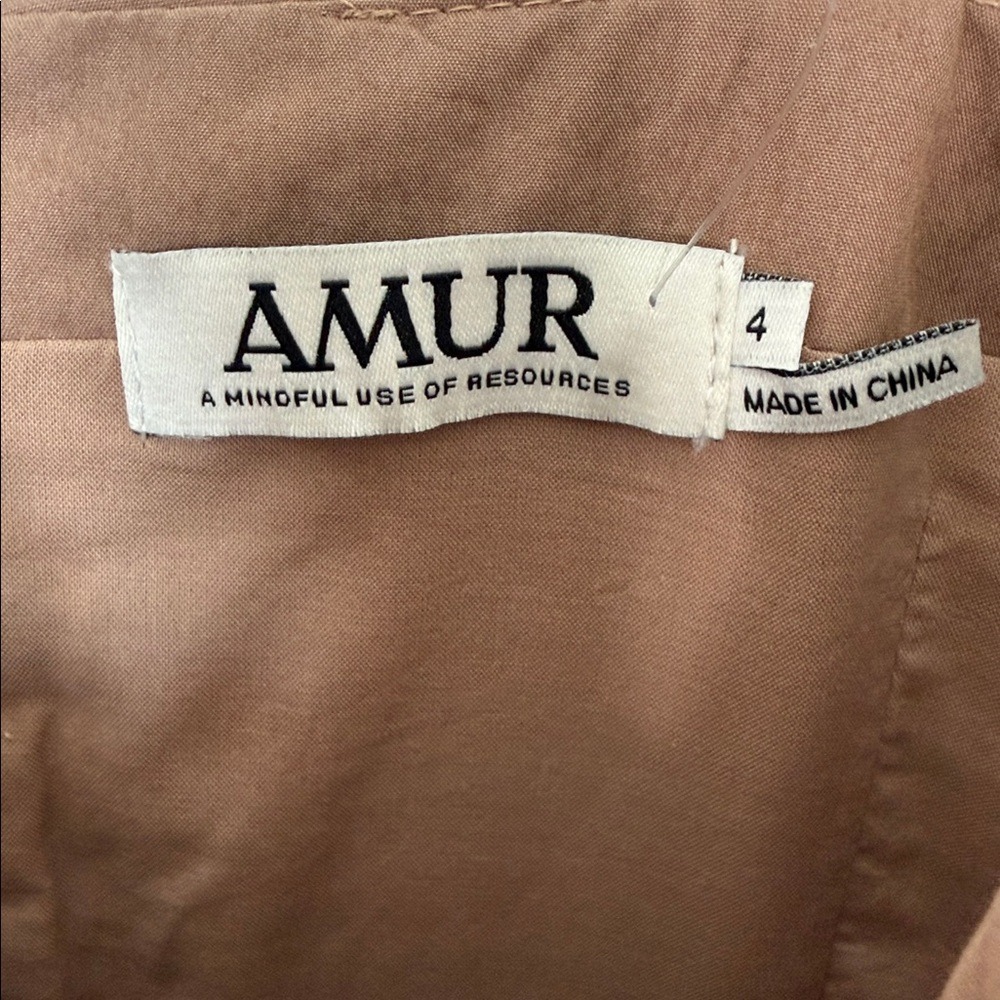 AMUR Annamarie Ruched Bubble Hem Mini Dress Taupe Size 4 NWOT - Picture 4 of 4